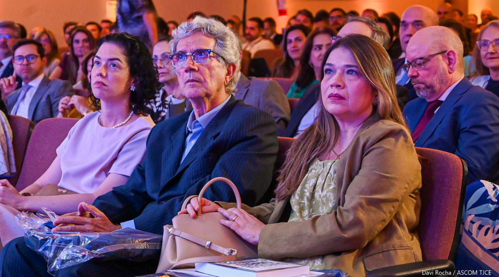 Homenagens a ex-diretores marcam segundo dia de comemorações dos 40 anos da Esmec