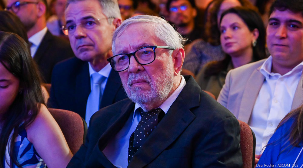 Homenagens a ex-diretores marcam segundo dia de comemorações dos 40 anos da Esmec
