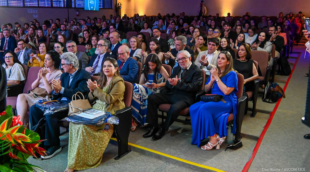 Homenagens a ex-diretores marcam segundo dia de comemorações dos 40 anos da Esmec