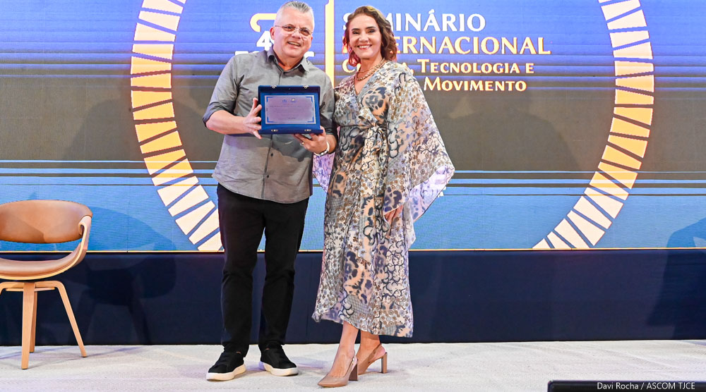 Homenagens a ex-diretores marcam segundo dia de comemorações dos 40 anos da Esmec