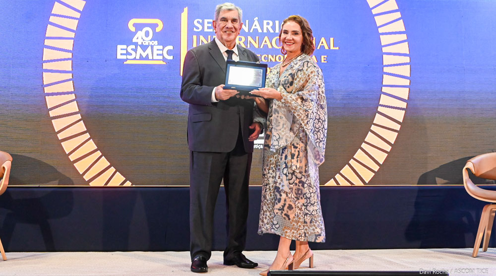 Homenagens a ex-diretores marcam segundo dia de comemorações dos 40 anos da Esmec