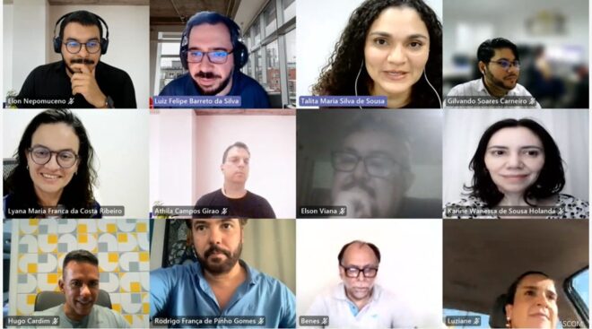 Print de tela com várias pessoas em videoconferência