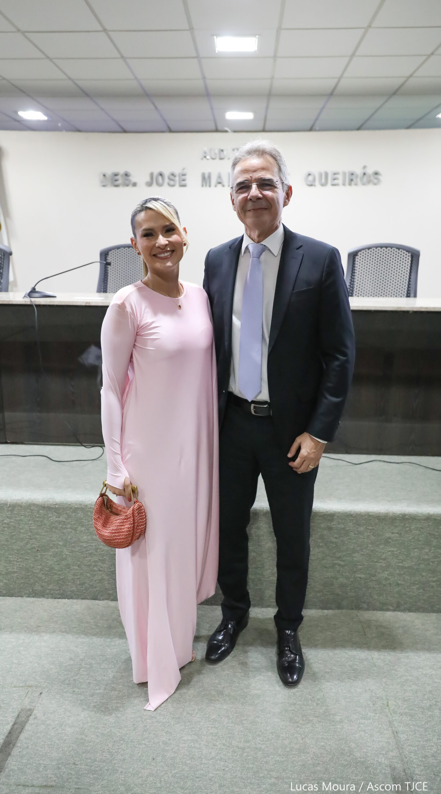 Tribunal de Justiça do Ceará empossa mais de 100 servidoras e servidores em solenidade na Esmec