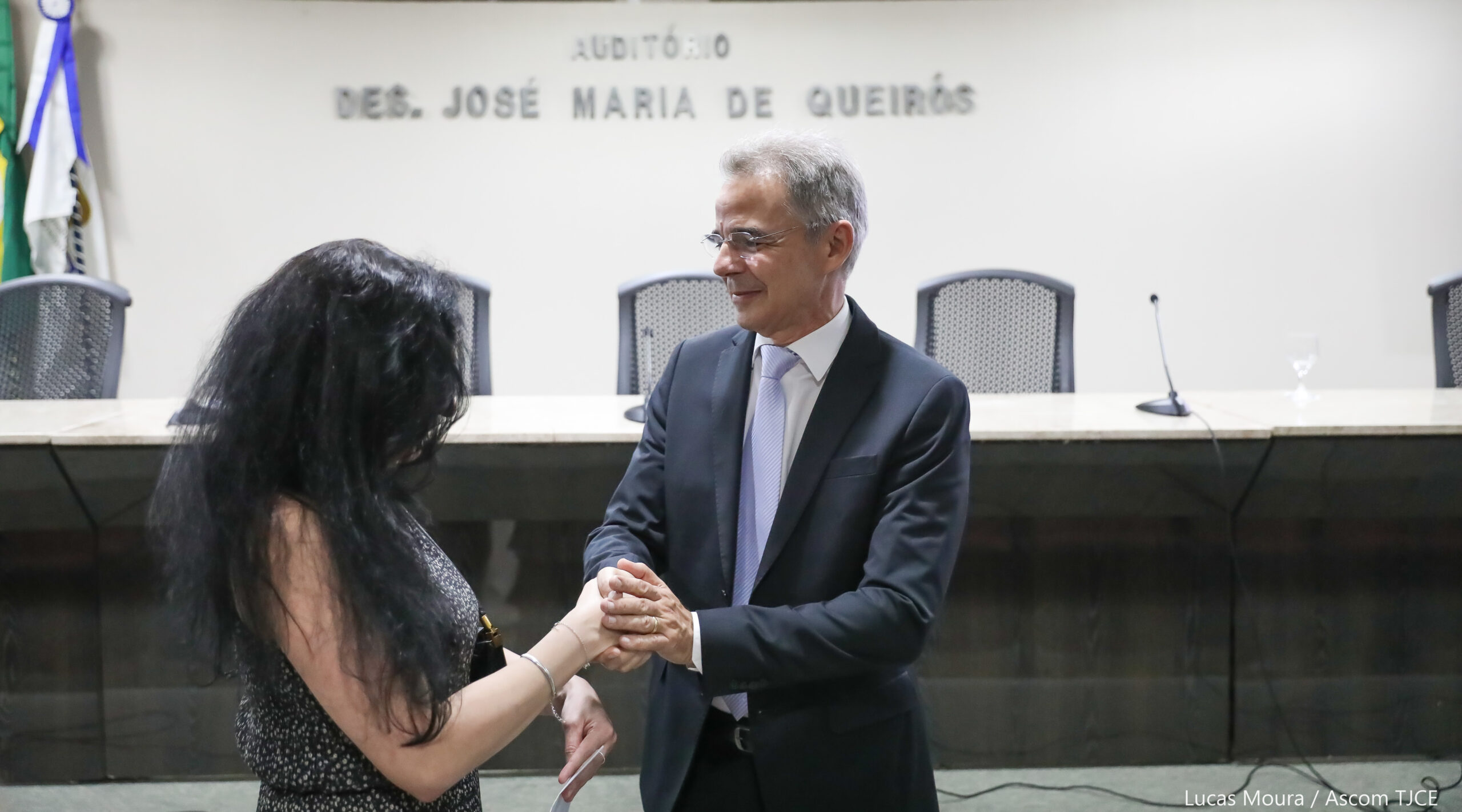 Tribunal de Justiça do Ceará empossa mais de 100 servidoras e servidores em solenidade na Esmec