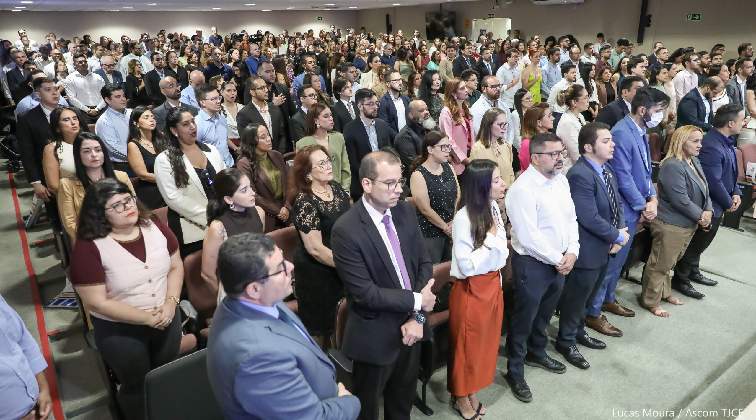 Tribunal de Justiça do Ceará empossa mais de 100 servidoras e servidores em solenidade na Esmec