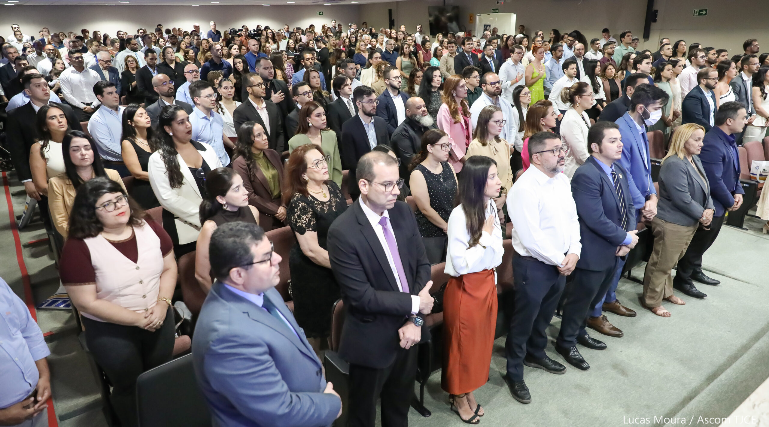 Tribunal de Justiça do Ceará empossa mais de 100 servidoras e servidores em solenidade na Esmec