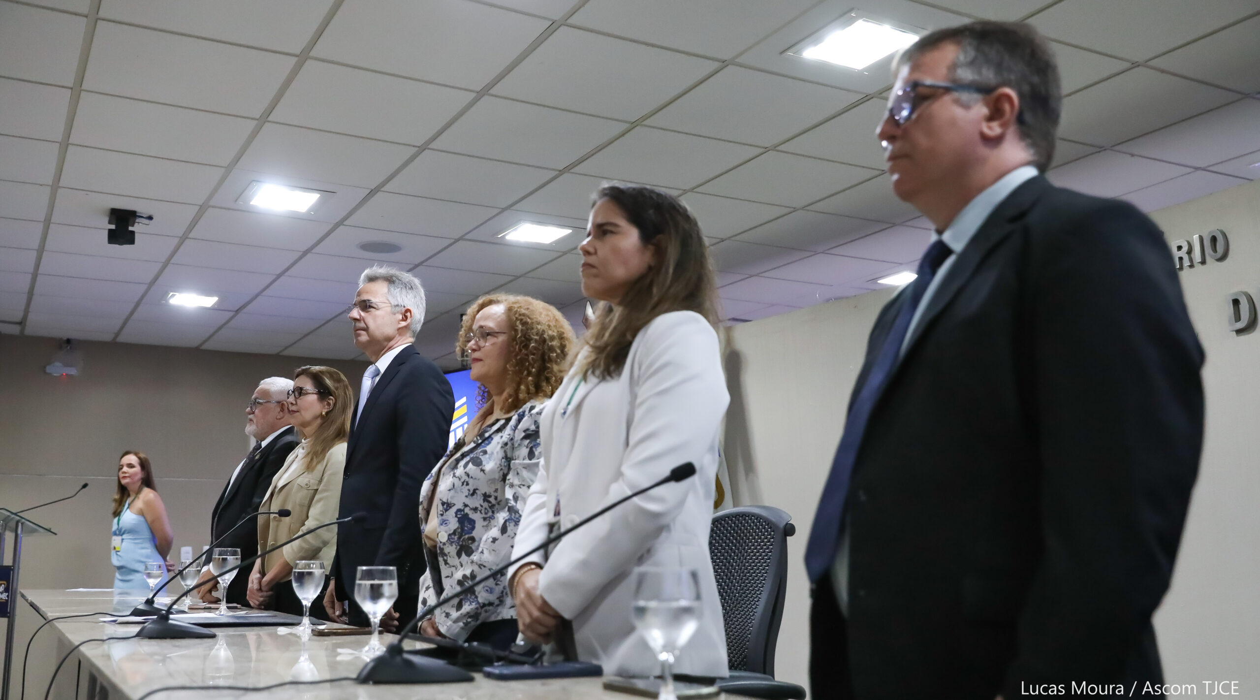 Tribunal de Justiça do Ceará empossa mais de 100 servidoras e servidores em solenidade na Esmec