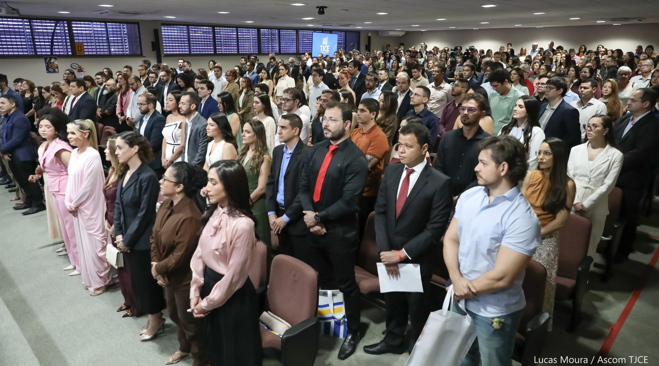 Tribunal de Justiça do Ceará empossa mais de 100 servidoras e servidores em solenidade na Esmec