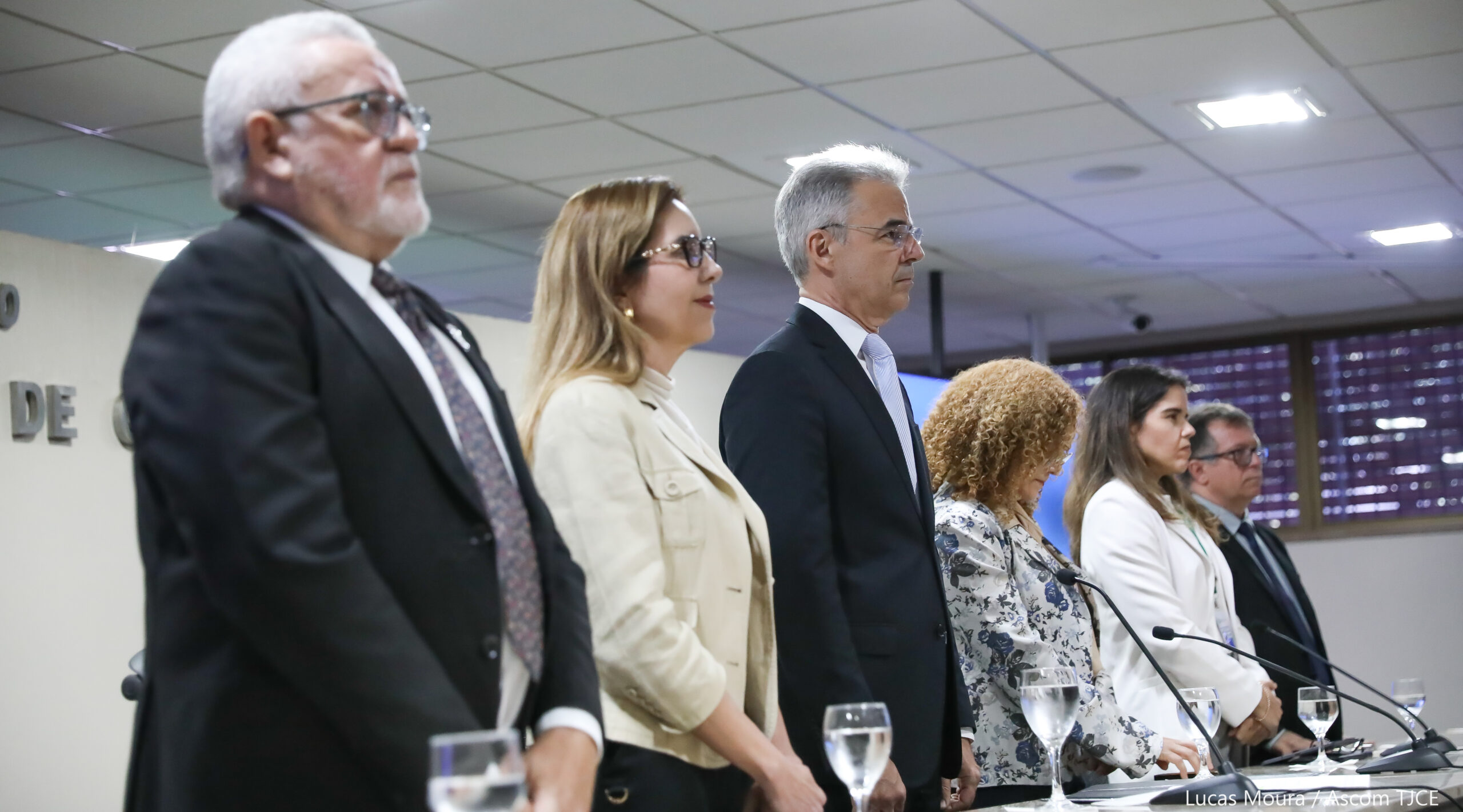 Tribunal de Justiça do Ceará empossa mais de 100 servidoras e servidores em solenidade na Esmec