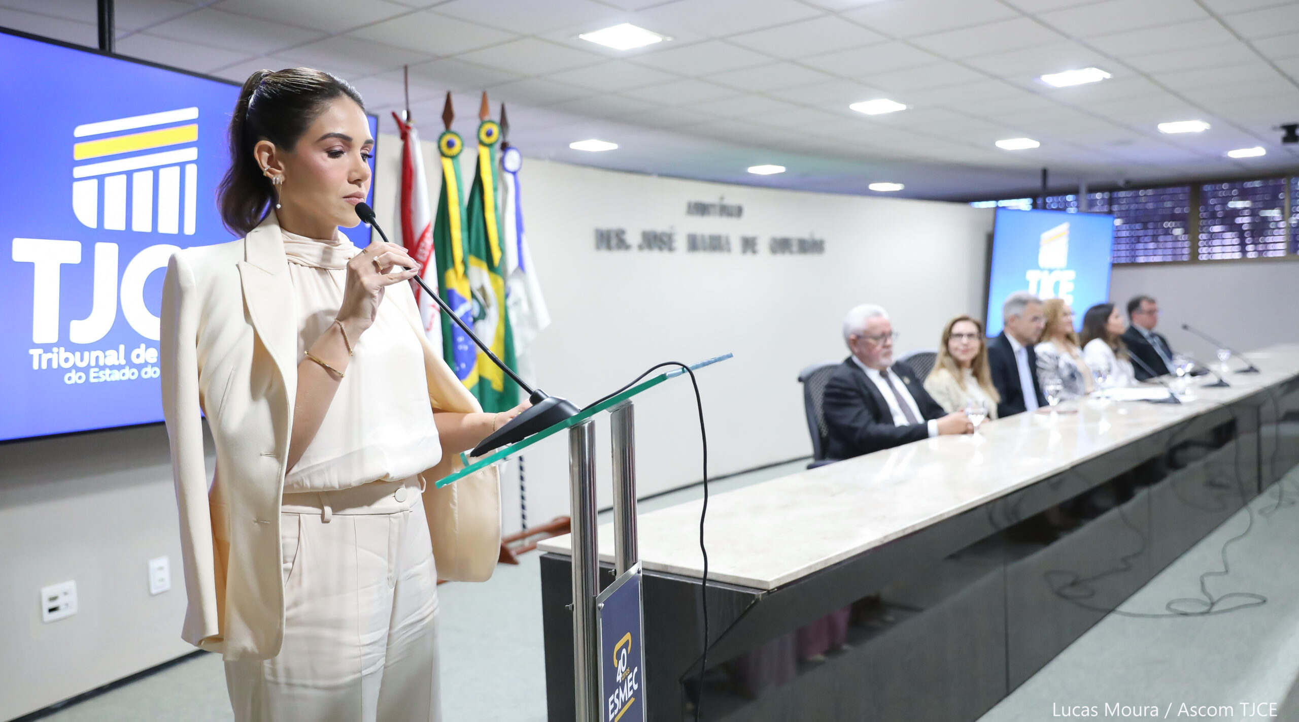 Tribunal de Justiça do Ceará empossa mais de 100 servidoras e servidores em solenidade na Esmec