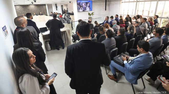 Advogadas e advogados durante sessão da 2ª Câmara de Direito Privado do TJCE