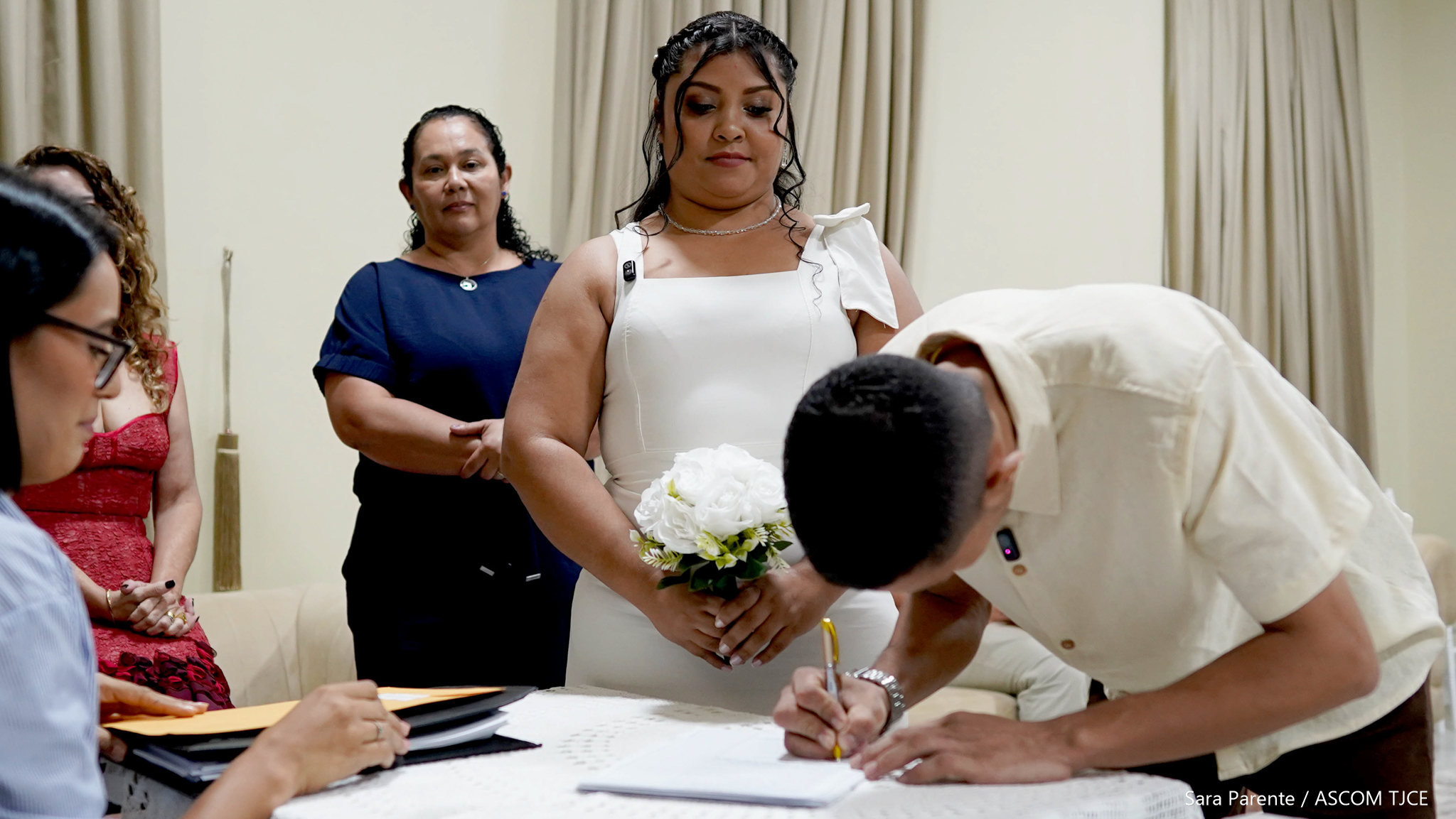 Projeto “Celebração Coletiva do Amor”: Parceria entre TJCE e UFC promove 27 casamentos em cerimôn... - Foto 49