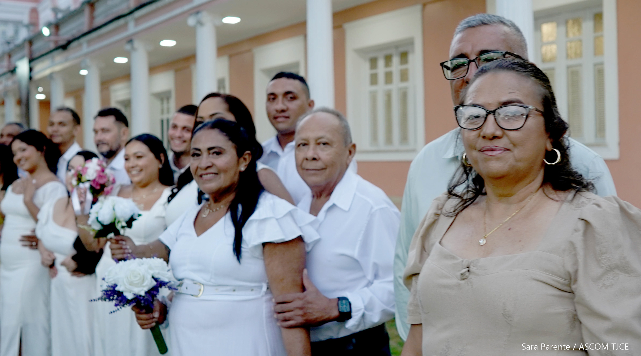 Projeto “Celebração Coletiva do Amor”: Parceria entre TJCE e UFC promove 27 casamentos em cerimôn... - Foto 54