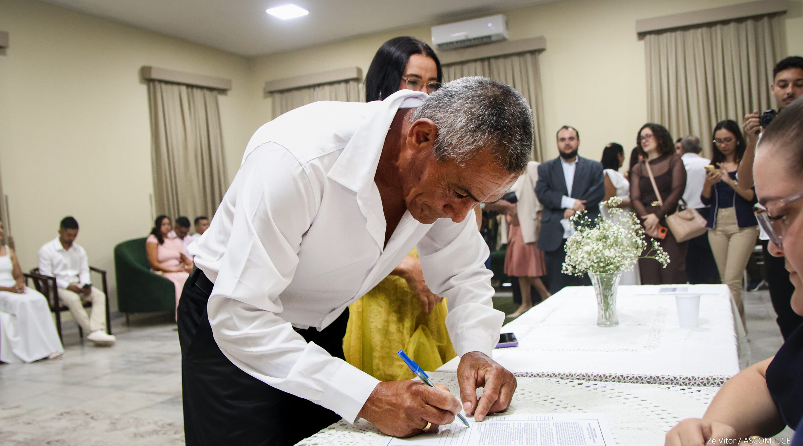 Projeto “Celebração Coletiva do Amor”: Parceria entre TJCE e UFC promove 27 casamentos em cerimôn... - Foto 152