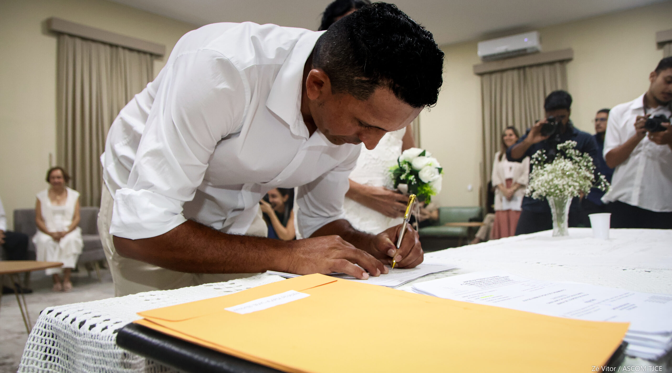 Projeto “Celebração Coletiva do Amor”: Parceria entre TJCE e UFC promove 27 casamentos em cerimôn... - Foto 214