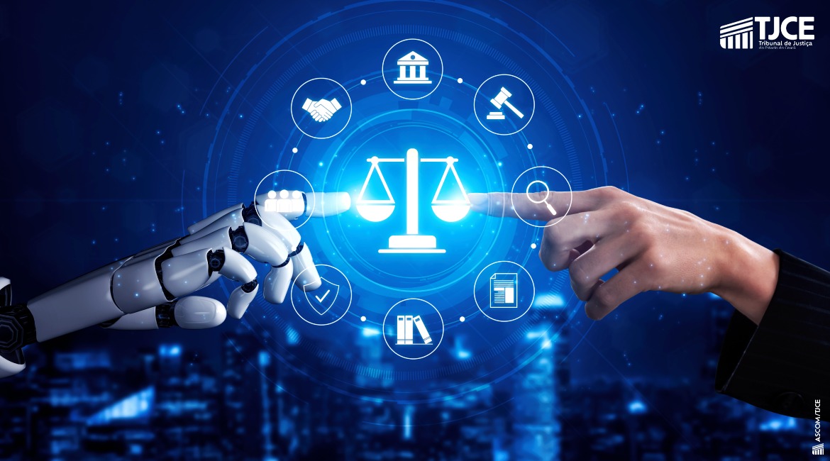 Imagem de fundo azul com uma mão robótica tocando uma mão humana. No encontro dos dedos, há uma balança iluminada, simbolizando a Justiça. No canto superior direito, está o logo do TJCE. Em volta do encontro entre as mãos, há elementos ilustrativos na cor branca, como aperto de mãos, um tribunal, um martelo, uma lupa, um papel, livros, símbolo de verificação e pessoas.