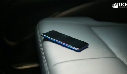 Justiça mantém condenação da Uber por falha em atendimento a passageiro que esqueceu celular em v...