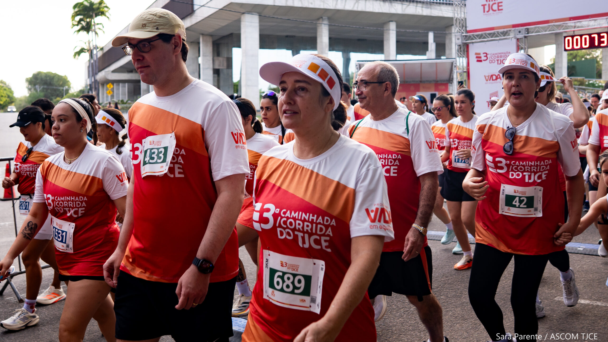 3ª Caminhada/Corrida do TJCE reúne membros do Judiciário em comemoração ao Mês do Servidor - Foto 52