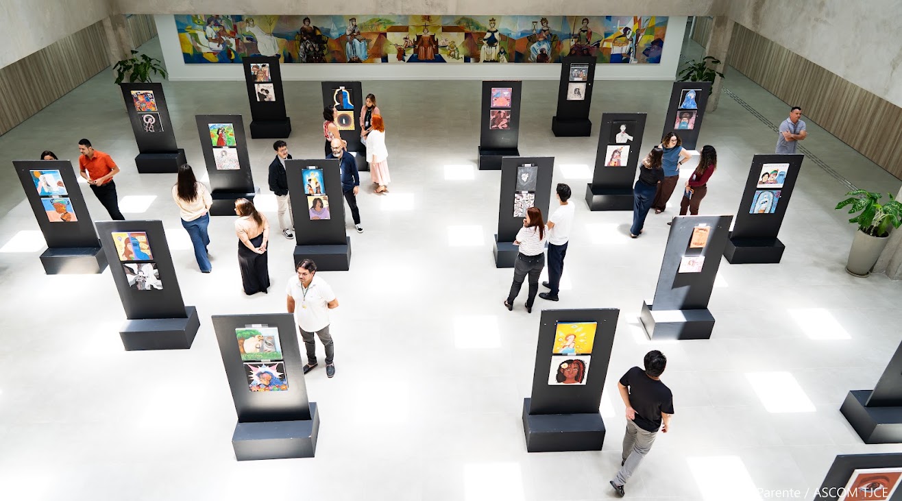 Exposição de estudantes no TJCE promove reflexão sobre a violência contra a mulher