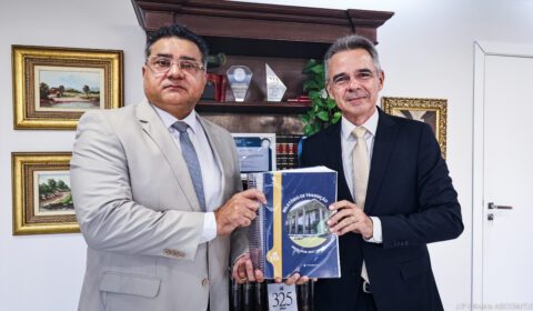 Gestão do TJCE realiza entrega do relatório de transição do biênio 2025-2027