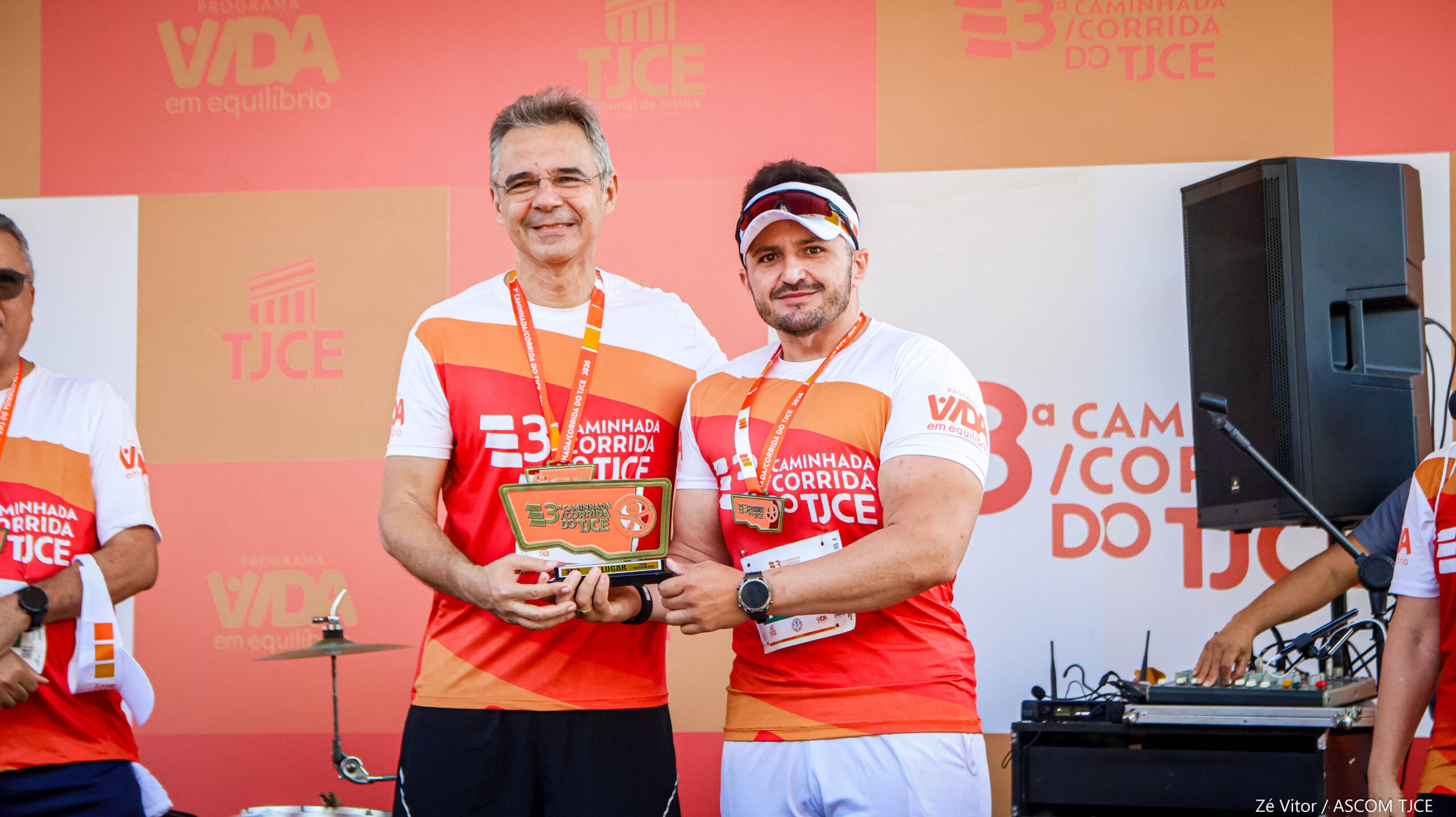 3ª Caminhada/Corrida do TJCE reúne membros do Judiciário em comemoração ao Mês do Servidor - Foto 161
