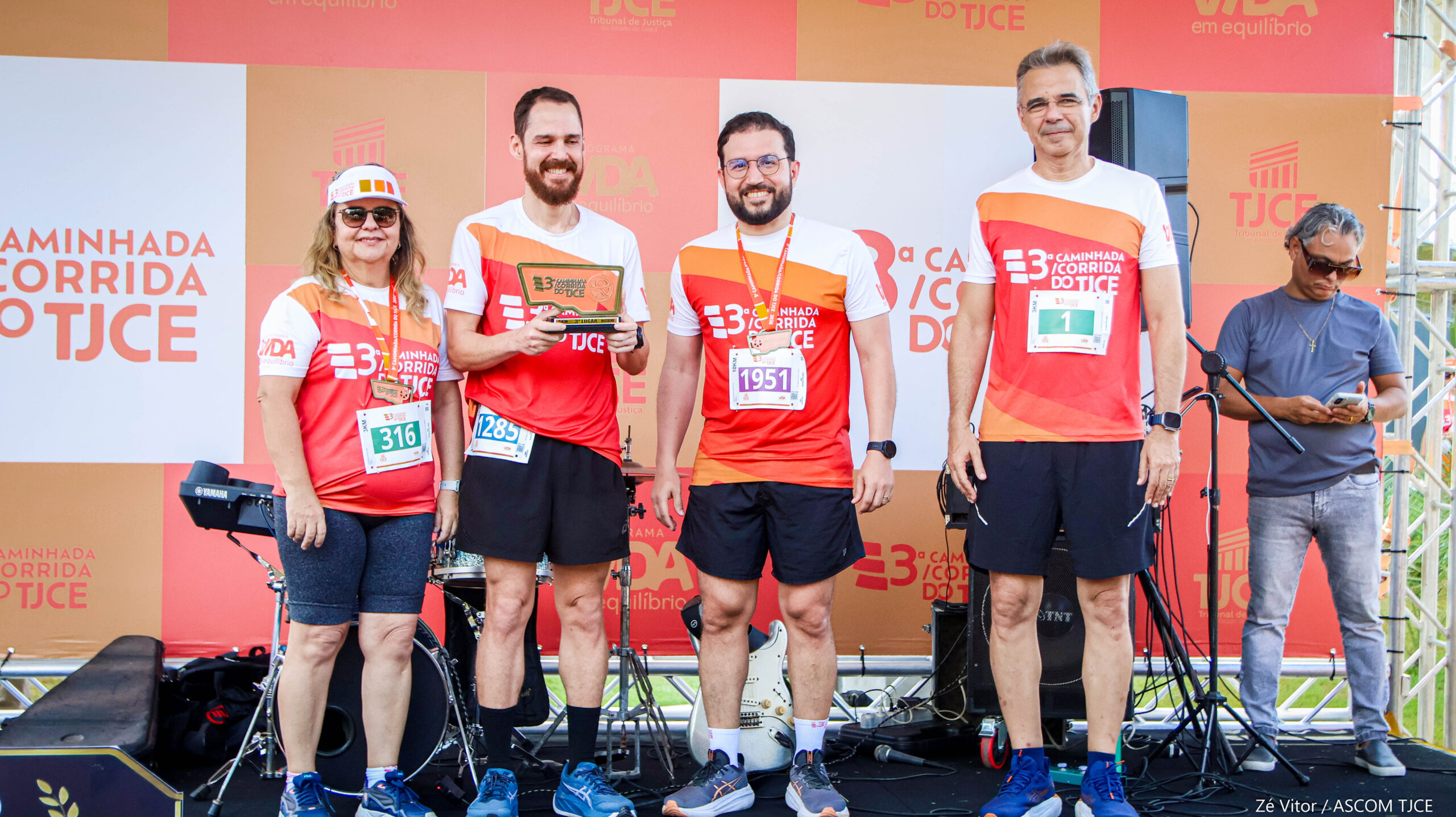 3ª Caminhada/Corrida do TJCE reúne membros do Judiciário em comemoração ao Mês do Servidor - Foto 175