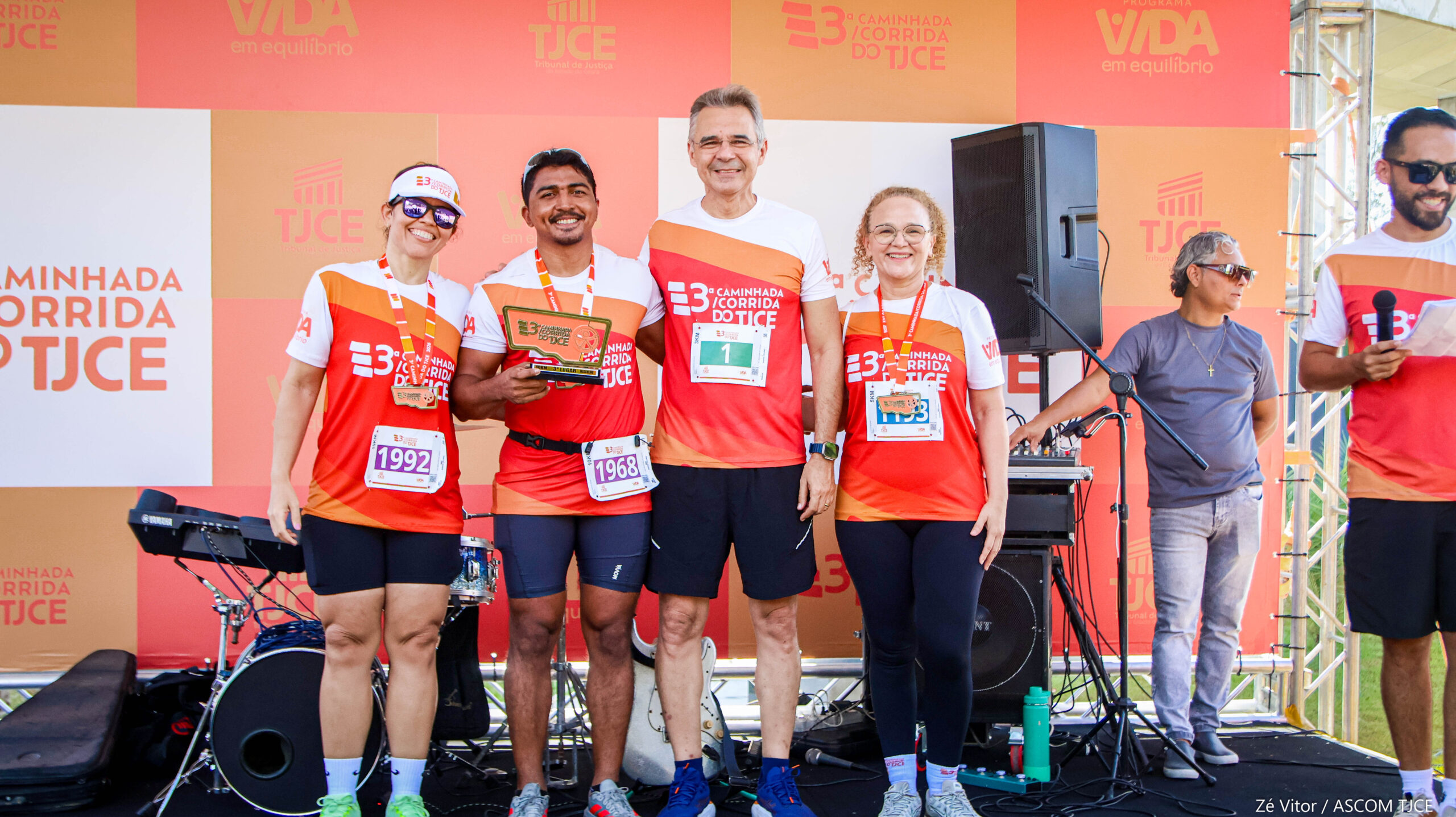 3ª Caminhada/Corrida do TJCE reúne membros do Judiciário em comemoração ao Mês do Servidor - Foto 182