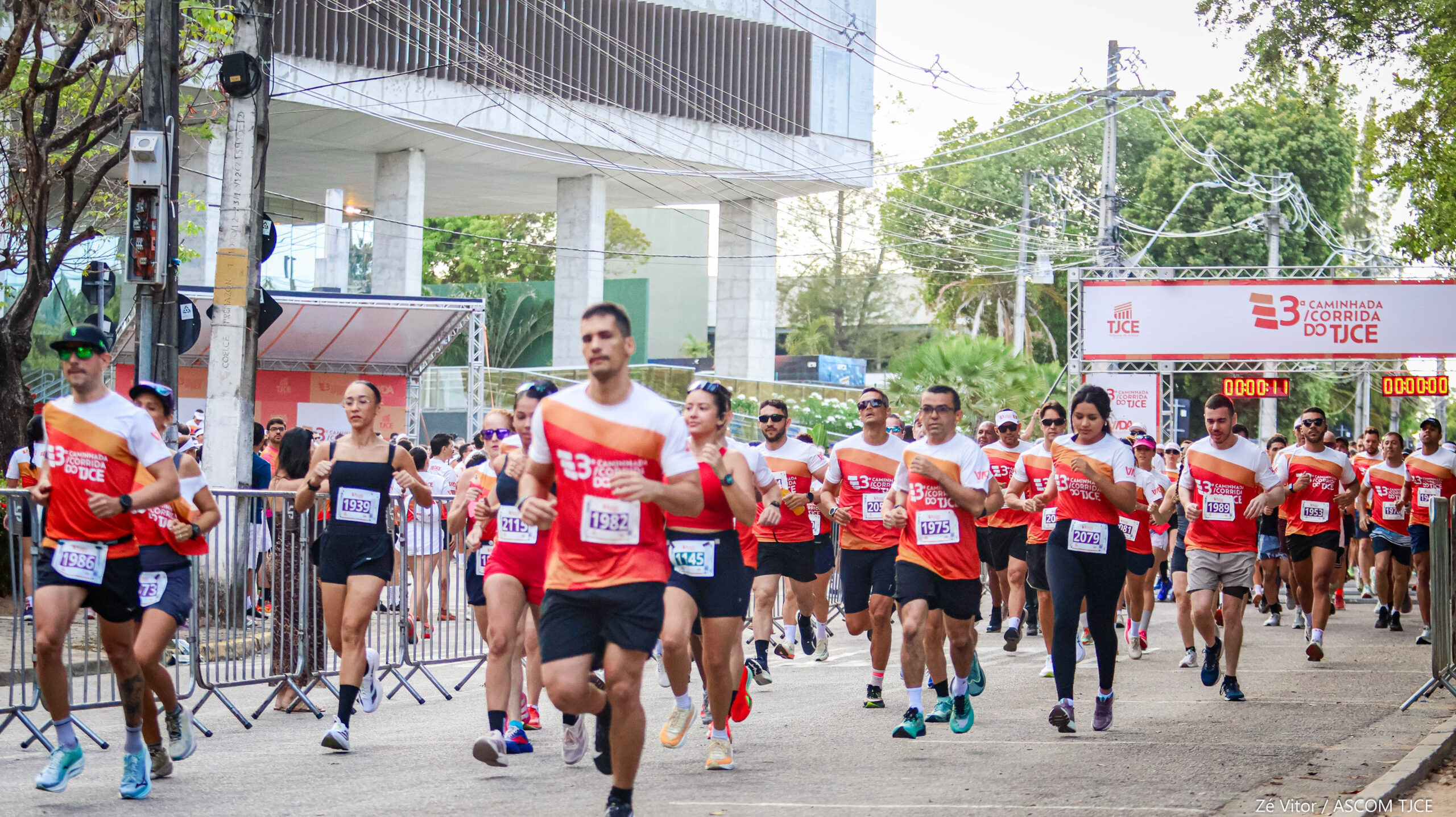3ª Caminhada/Corrida do TJCE reúne membros do Judiciário em comemoração ao Mês do Servidor - Foto 224