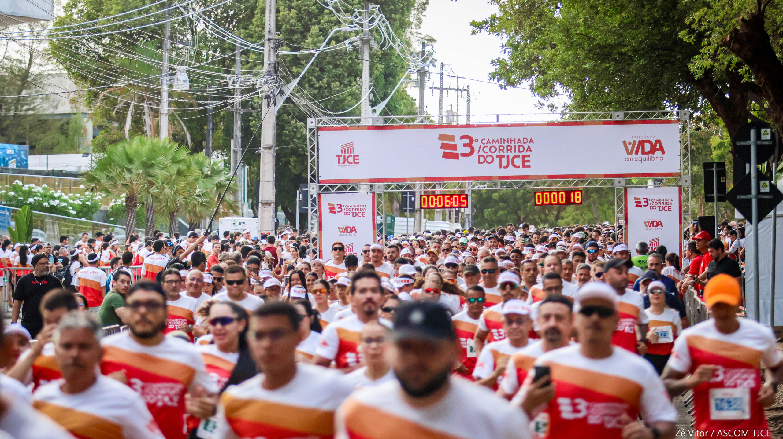 3ª Caminhada/Corrida do TJCE reúne membros do Judiciário em comemoração ao Mês do Servidor - Foto 232