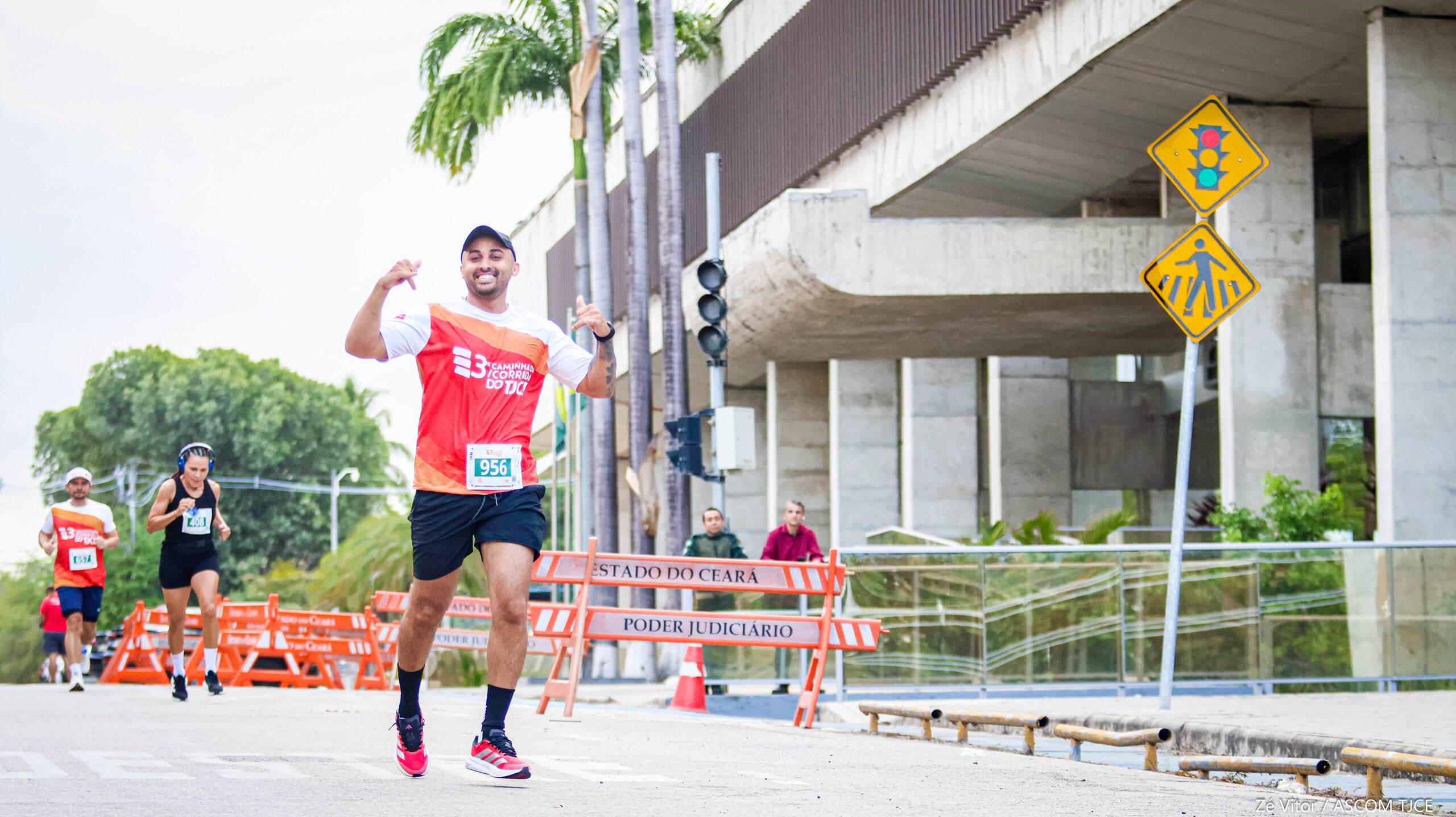 3ª Caminhada/Corrida do TJCE reúne membros do Judiciário em comemoração ao Mês do Servidor - Foto 284