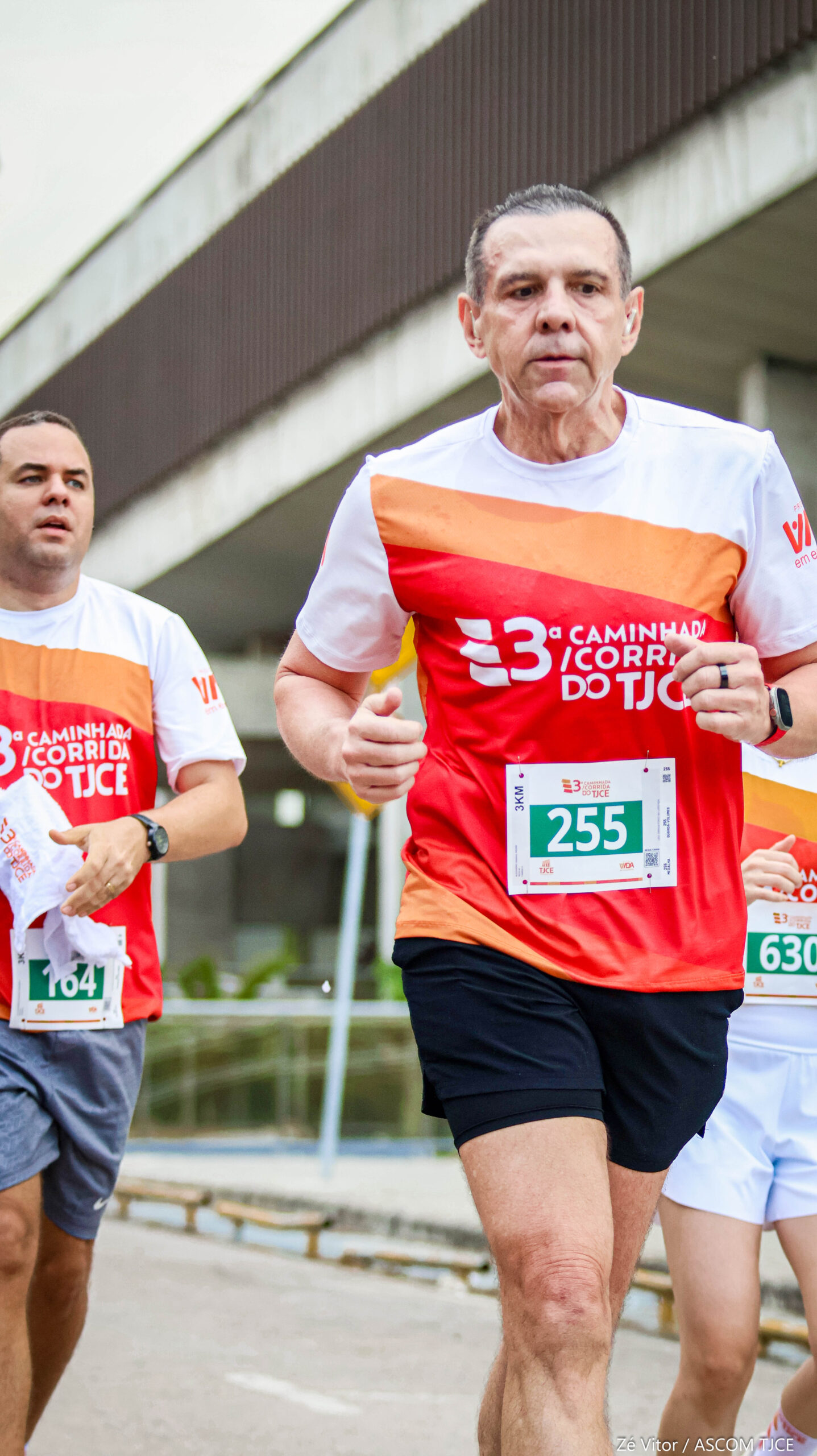 3ª Caminhada/Corrida do TJCE reúne membros do Judiciário em comemoração ao Mês do Servidor - Foto 327
