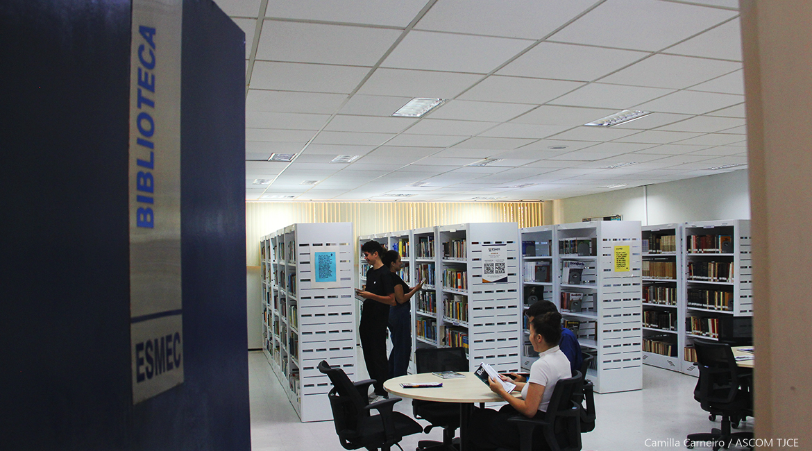 Tem livros para doar? Saiba como contribuir com a Biblioteca da Esmec