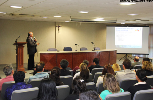 Palestra no TJCE destaca a importância da valorização dos servidores nas instituições