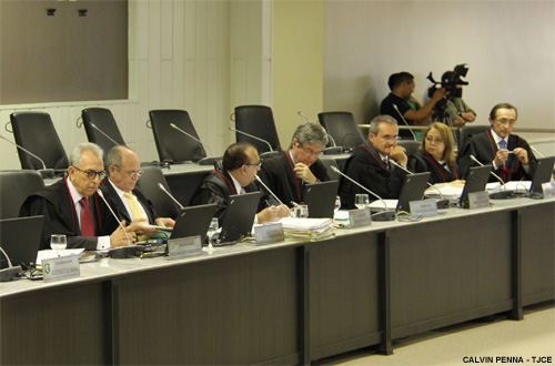 Confirmada liminar que determinou a posse de Evandro Leitão na vaga de Patrícia Saboya na AL-CE