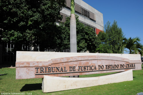 Conselheiro do CNJ entrega relatório do Mutirão Carcerário no Ceará em cerimônia no TJCE