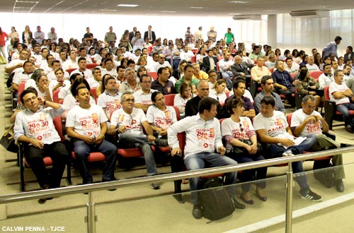 Programa de TV do TJCE exibe edição especial sobre isonomia salarial entre servidores do Judiciário