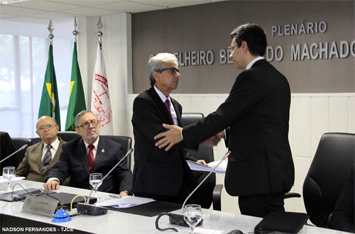 CNJ entrega relatório sobre o III Mutirão Carcerário durante solenidade no TJCE