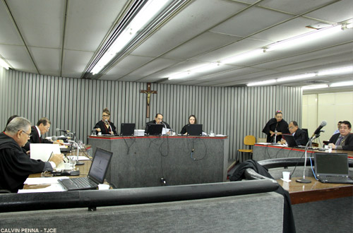 5ª Câmara Cível determina bloqueio de R$ 24,3 mil  de secretário afastado de Quixeramobim