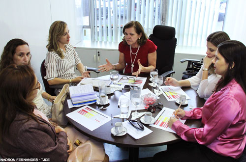 Coordenadoria da Mulher e Sejus discutem ampliação do programa de monitoramento eletrônico