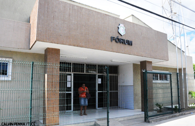 Juiz condena ex-prefeita de Pindoretama a devolver R$ 118,9 mil aos cofres públicos