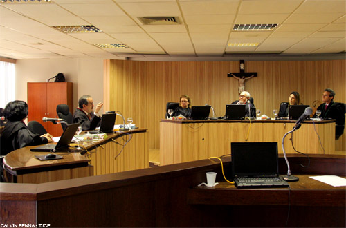 Seguradora deve pagar R$ 35,2 mil para cliente que teve carro incendiado