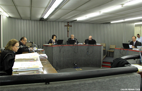 1ª Câmara Criminal nega liberdade para  acusado de roubar veículos na Capital