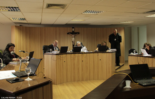 Concessionária Smaff deve pagar R$ 5 mil para casal que teve cheque extraviado