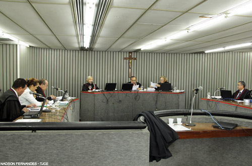 8ª Câmara Cível aprova voto de pesar pelo falecimento do irmão da desa. Iraneide Moura Silva