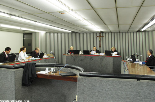 Município de Reriutaba deve indenizar pais de criança morta após choque em bebedouro de escola