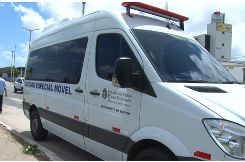 Juizado Móvel de Fortaleza completa 18 anos com mais de 100 mil atendimentos e 85% de acordos