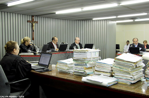 Acusado de homicídio triplamente qualificado na Capital tem habeas corpus negado