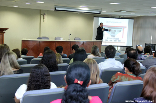 TJCE promove palestra sobre governança  e desempenho no setor público
