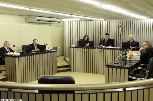 Seguradora deve pagar indenização de  R$ 30 mil para família de vítima de acidente