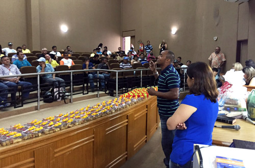 Apenados em liberdade condicional e familiares participam de confraternização natalina